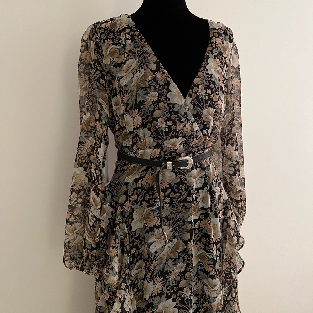 COPY - Raleigh Floral Dress - Picture 3 of 9